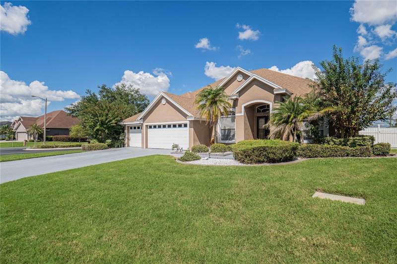 4 bedroom Single Family Residence at 6714 Hartsworth Drive, Hartford Estates, Lakeland — photo 2