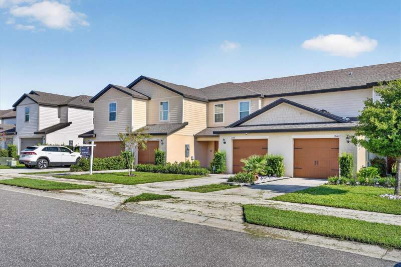 2 bedroom Single Family Residence at 1556 Wynford Circle, Hamlets/Tavares, Tavares — photo 4