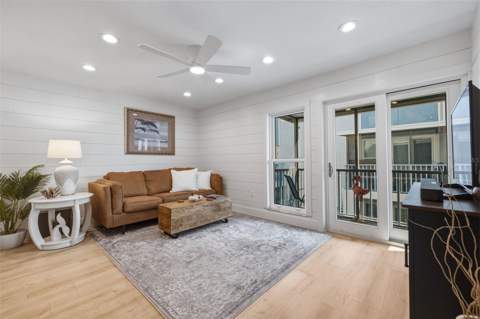 230 Medallion Boulevard #F, Madeira Beach FL - photo 11 of 33
