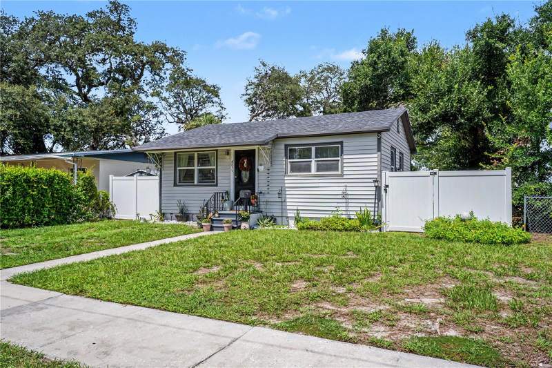 3 bedroom Single Family Residence at 4811 12th Avenue, Disston Heights, St Petersburg — photo 2