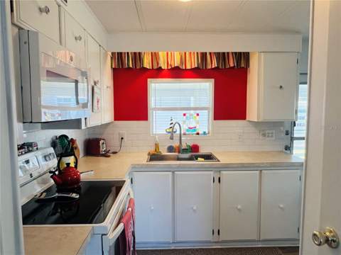 2270 Palazza Drive #72, Sarasota FL - photo 17 of 38