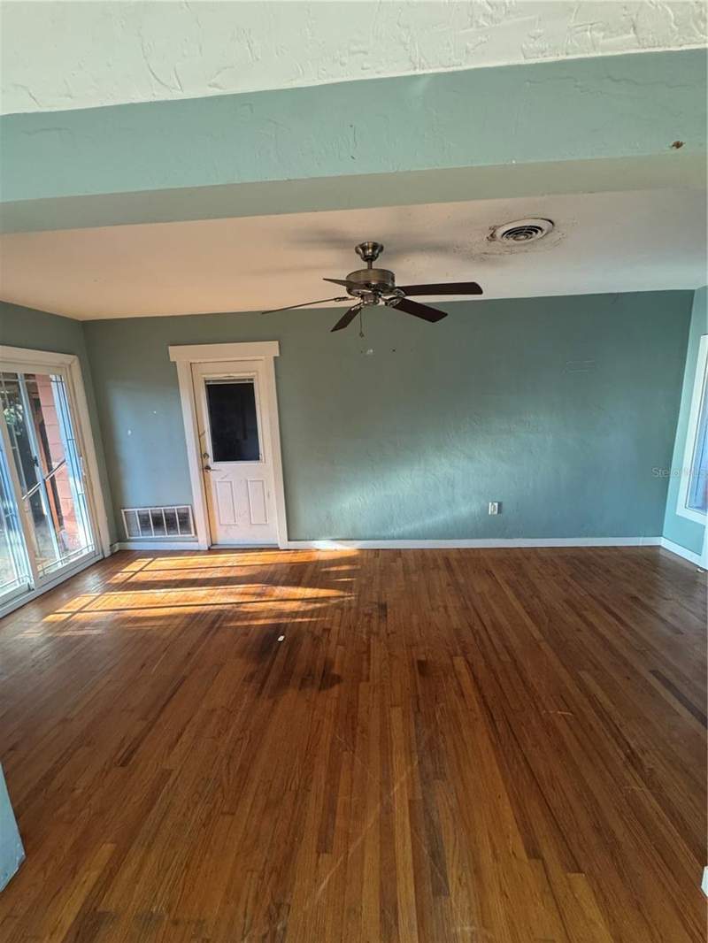 2 bedroom Single Family Residence at 495 60th Street, Merna Manor, St Petersburg — photo 5