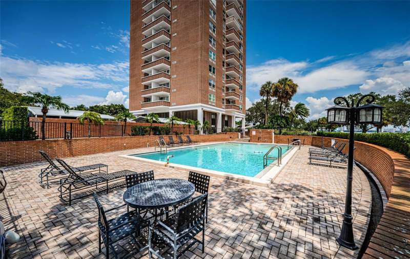 2 bedroom Condominium at 4015 Bayshore Boulevard #4C, Bayshore Towers A Condo, Tampa — photo 2