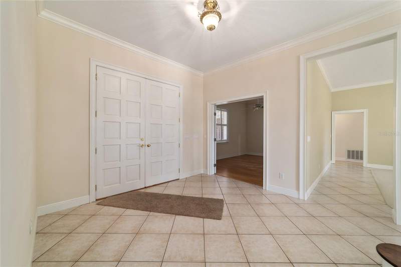 4 bedroom Single Family Residence at 1570 SE 73rd Place, Country Club/Ocala Un 01, Ocala — photo 4