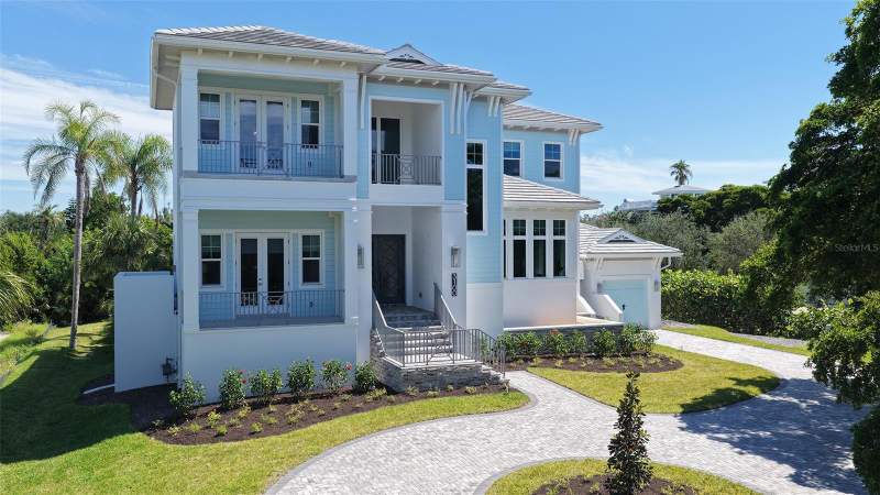 5 bedroom Single Family Residence at 3100 Gulf Of Mexico Drive, Coquina Beach, Longboat Key — photo 2