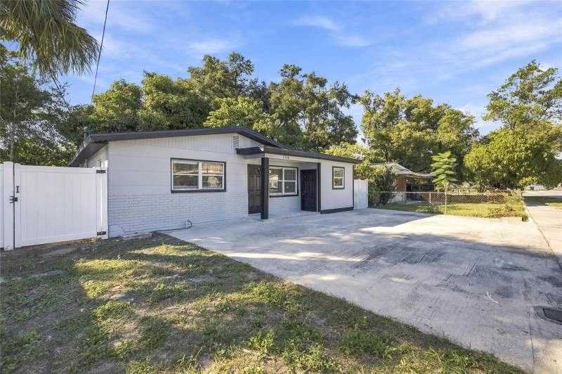 3 bedroom Single Family Residence at 3720 N Garrison Street, Grant Park Add, Tampa — photo 4