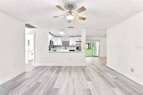 7245 Hylan Street, Zephyrhills FL - photo 10 of 49