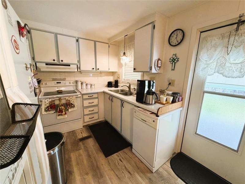 2 bedroom Mobile Home at 428 Palo Verde Drive, Hawthorne At Leesburg A Coop, Leesburg — photo 5