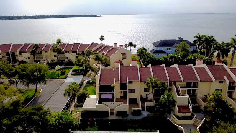 2 bedroom Condominium at 7550 Sunshine Skyway Lane #P11, Seapointe Terrace Condo, St Petersburg — photo 2