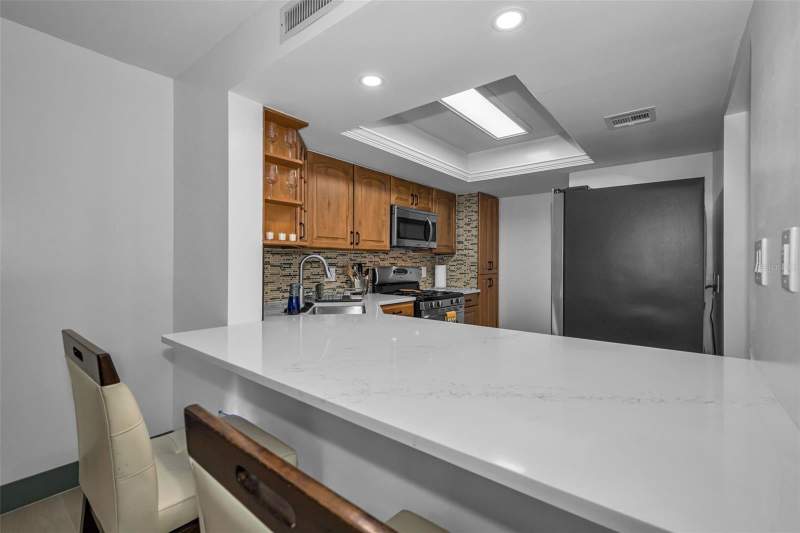 2 bedroom Condominium at 5400 Park St N #303, Island View South Condo, St Petersburg — photo 5