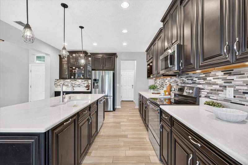 3 bedroom Townhouse at 11528 Crowned Sparrow Lane, West Lake Twnhms Ph 2, Tampa — photo 5