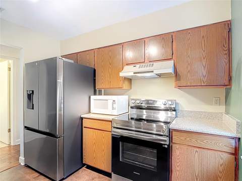 16851 Le Clare Shores Drive, Tampa FL - photo 9 of 53