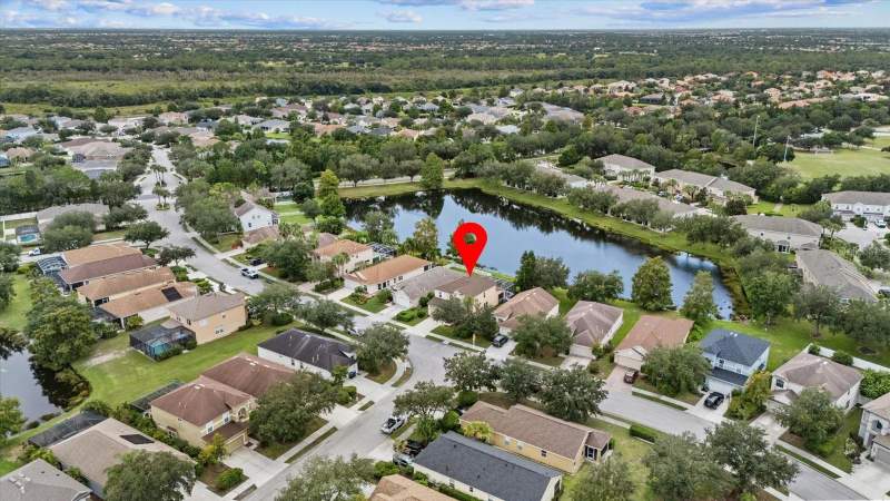 3 bedroom Single Family Residence at 15302 Searobbin Drive, Greenbrook Village Subphase Gg, Lakewood Ranch — photo 4