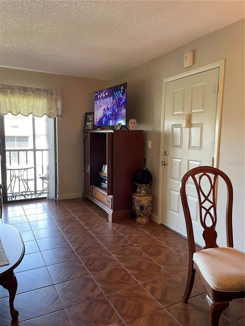 2 bedroom Condominium at 2688 Pine Ridge Way #D2, Pine Ridge At Palm Harbor, Palm Harbor — photo 3