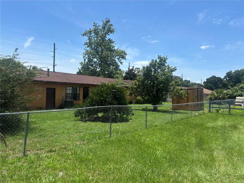 3 bedroom Single Family Residence at 2105 SW 5th Street, West End Add, Ocala — photo 3