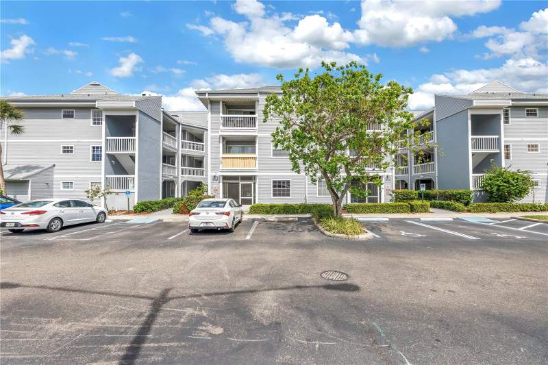 2 bedroom Condominium at 6924 Stones Throw Circle #8103, Stones Throw Condo, St Petersburg — photo 2