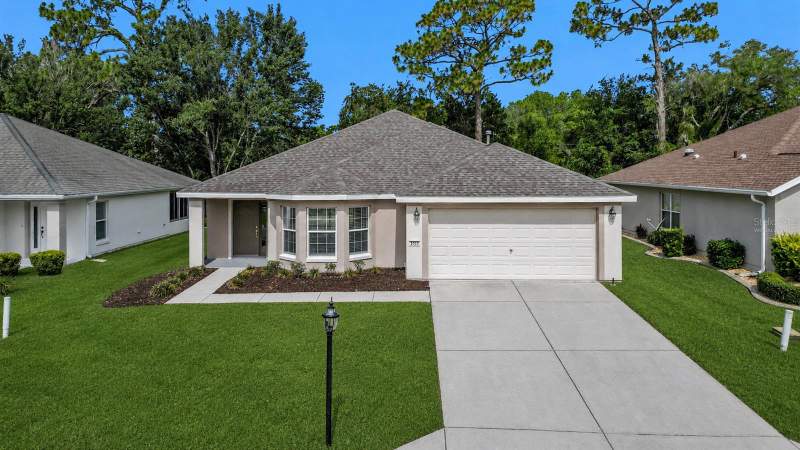 2 bedroom Single Family Residence at 9119 SE 120TH LOOP, SPRUCE CRK CC CASTLE PINES, SUMMERFIELD — photo 1