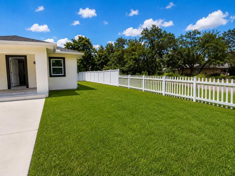 3 bedroom Single Family Residence at 3704 Smith Tree Street, Grant Park Add Blocks 36-, Tampa — photo 2