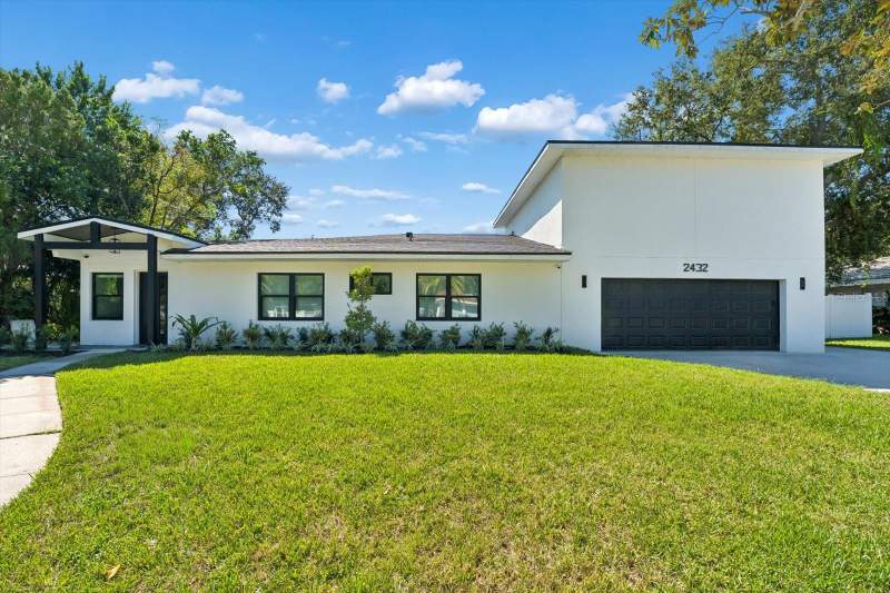 2432 INDIAN AVENUE home for sale in Belleair Manor