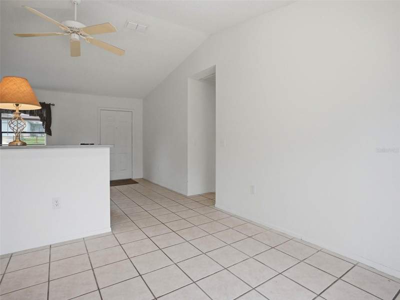 2 bedroom Single Family Residence at 301 Killinger Avenue, Spring Hill, Spring Hill — photo 4