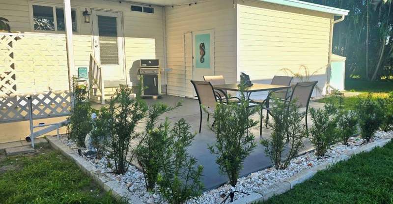 2 bedroom Mobile Home at 176 Independence Avenue #6, Lake Tarpon Mobile Home Village, Palm Harbor — photo 3
