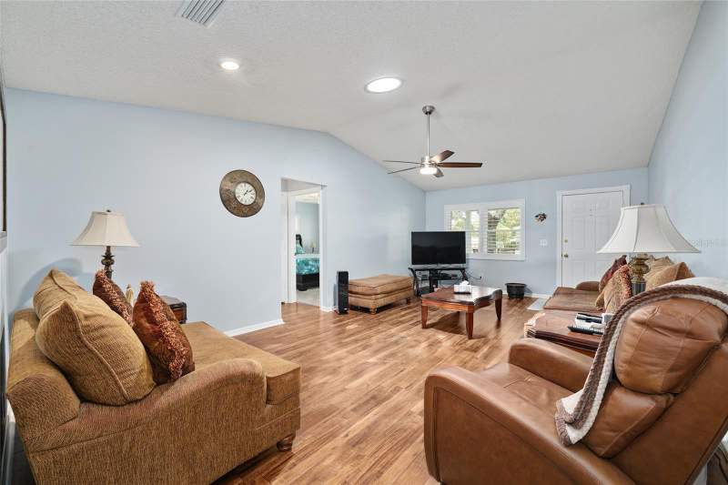 2 bedroom Single Family Residence at 9820 SW 89th Terrace #E, Circle Square Woods, Ocala — photo 4