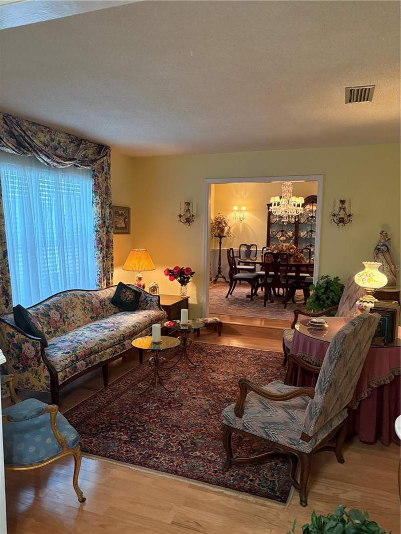 4 bedroom Single Family Residence at 130 Springwood Trail, Spring Lake Hills Sec 4, Altamonte Springs — photo 3