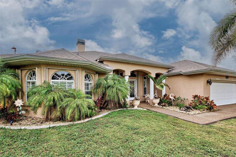 3 bedroom Single Family Residence at 13253 Irwin Drive, Port Charlotte Sec 049, Port Charlotte — photo 2