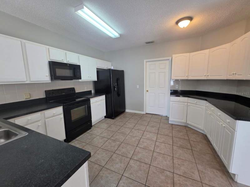 3 bedroom Single Family Residence at 579 Kilimanjaro Drive, Poinciana Village 1 Nbhd 1 South, Kissimmee — photo 5