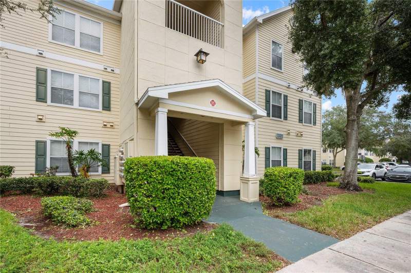 2 bedroom Condominium at 18235 Bridle Club Drive #18235, Equestrian Parc At Highwoods Preserve Condominium, Tampa — photo 2