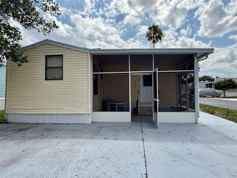 1 bedroom Manufactured Home at 7360 INTERNATIONAL CIRCLE, SOUTH SHORE RESIDENCE, LAKE WALES — photo 1