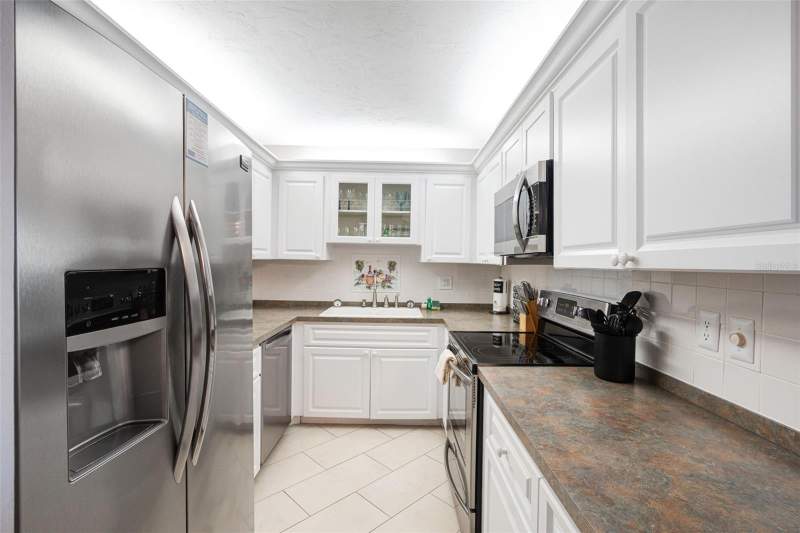 2 bedroom Condominium at 5855 Midnight Pass Road #611, Harbor Towers Y & R, Sarasota — photo 3
