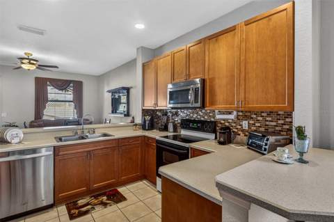 2922 Willow Creek Lane, Kissimmee FL - photo 21 of 43