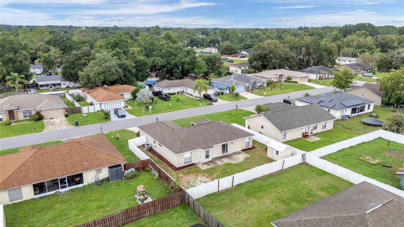 3 bedroom Single Family Residence at 5836 Daughtery Downs Loop, Emerald Pointe, Lakeland — photo 4
