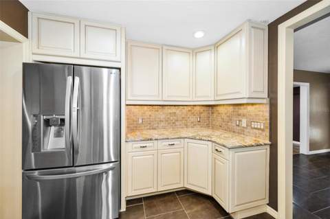 6701 Orchard Drive, St Petersburg FL - photo 11 of 44