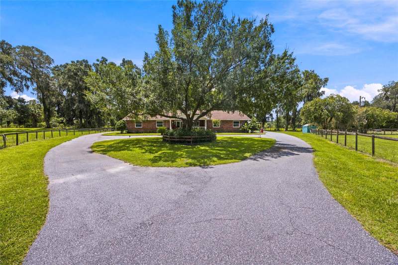 3 bedroom Single Family Residence at 690 SW 165th Street, Home Nonsub, Ocala — photo 2