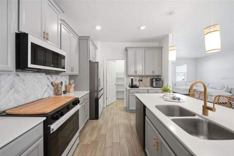 11006 Robert Frost Drive, Winter Garden FL - photo 14 of 44