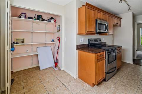 4205 Saint Clair Drive, Sarasota FL - photo 10 of 28