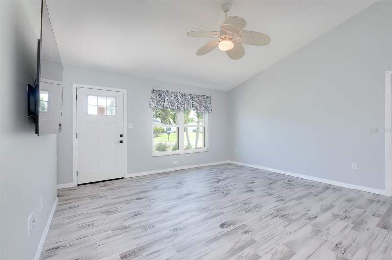2 bedroom Single Family Residence at 6133 Thorman Road, Port Charlotte Sec 095, Port Charlotte — photo 5