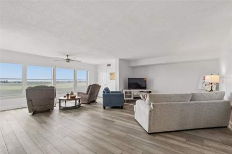 5980 Shore Boulevard #909, Gulfport FL - photo 11 of 37