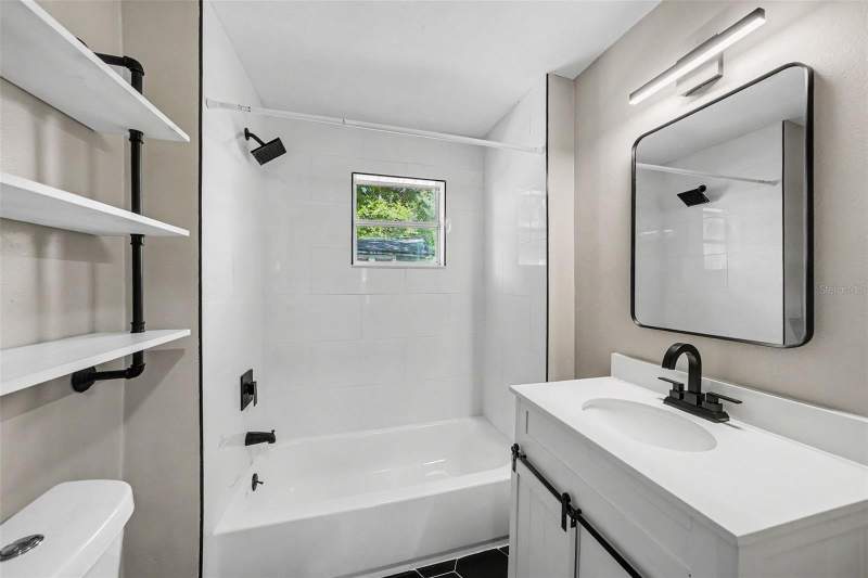 3 bedroom Single Family Residence at 1204 E Cayuga Street, Nebraska Heights, Tampa — photo 4