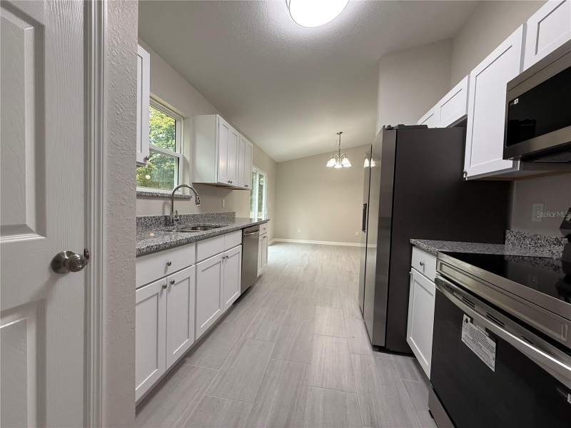 3 bedroom Single Family Residence at 1323 NW 52nd Court, Ocala Ridge Unit 10, Ocala — photo 4