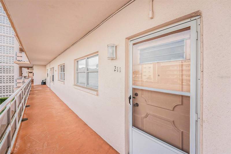 2 bedroom Condominium at 5623 80th Street #211, Five Towns Of St Pete, St Petersburg — photo 4