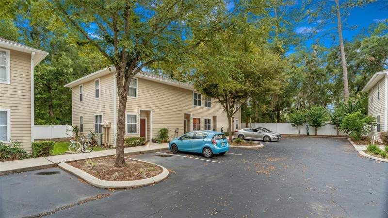 2 bedroom Condominium at 1710 NW 7th Street #303, Seventh Street Station, Gainesville — photo 2