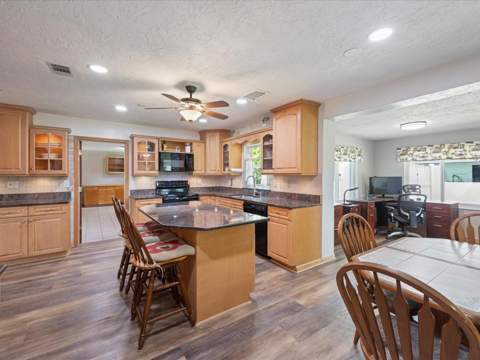 2100 McKinley Street, Clearwater FL - photo 16 of 55