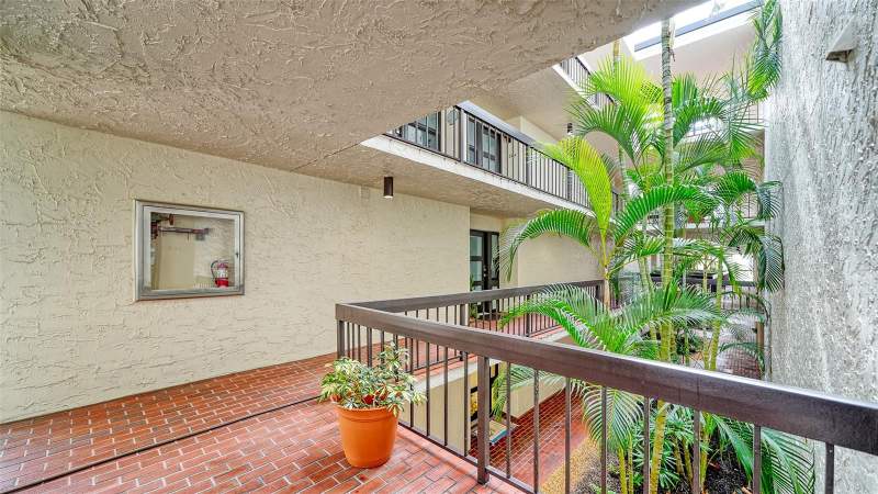 2 bedroom Condominium at 1975 Gulf Of Mexico Drive #G4-203, Seaplace III, Longboat Key — photo 4
