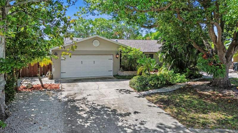 508 WHITE OAK DRIVE home for sale in Oakleaf Village
