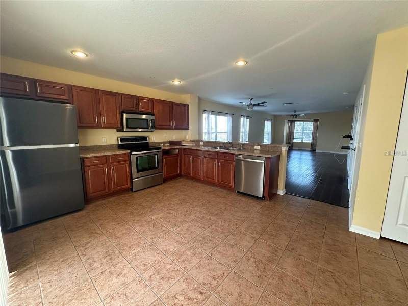 3 bedroom Townhouse at 4405 Tuscan Loon Drive, Palm River Twnhms Ph 1, Tampa — photo 5