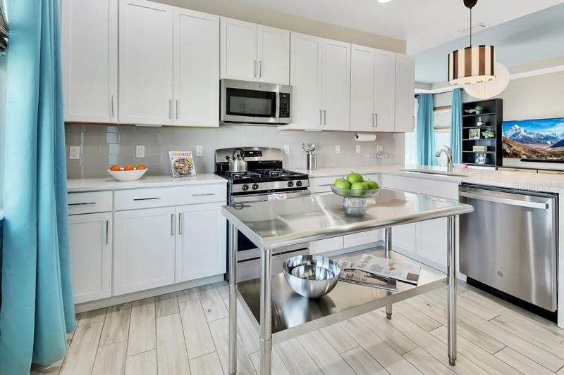 3 bedroom Single Family Residence at 255 Northcote Court, Victoria Hills Ph 5, Deland — photo 2