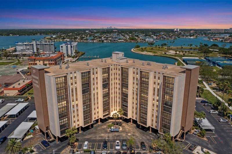 2 bedroom Condominium at 10355 Paradise Boulevard #512, Paradise Island Towers Condo, Treasure Island — photo 2